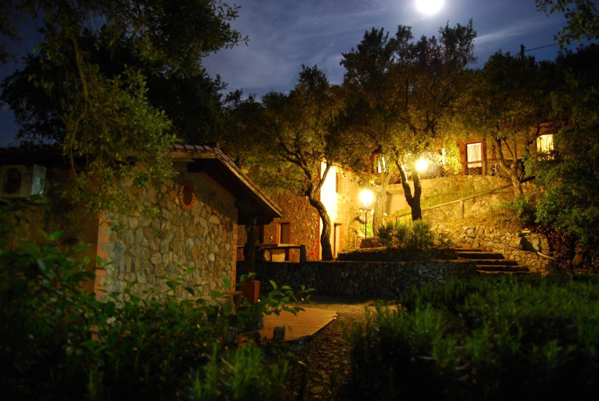 La Quercia Guest House อาร์บุส ภายนอก รูปภาพ