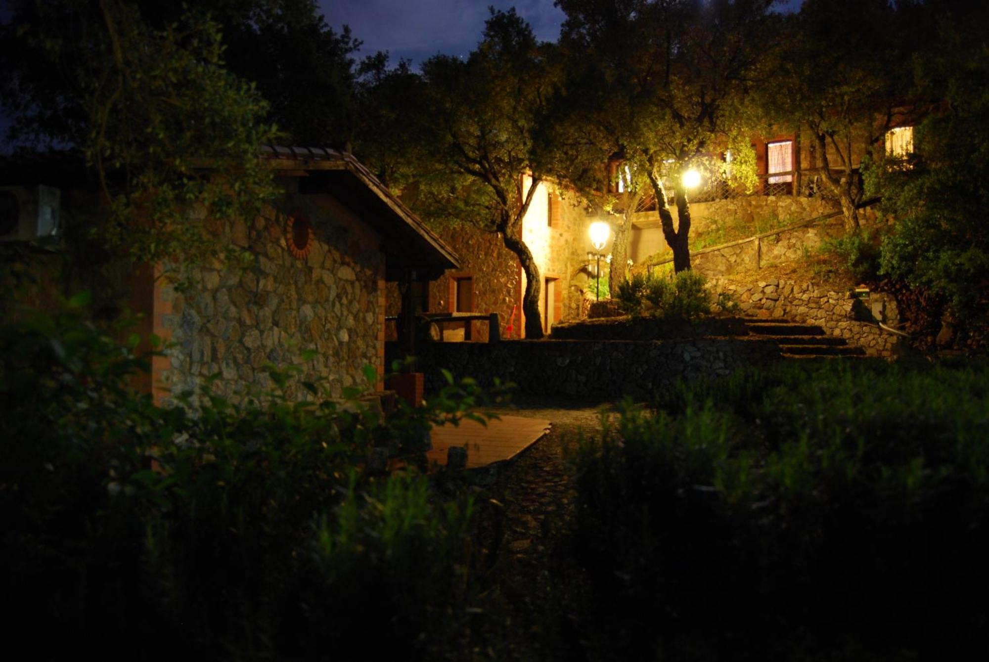 La Quercia Guest House อาร์บุส ภายนอก รูปภาพ