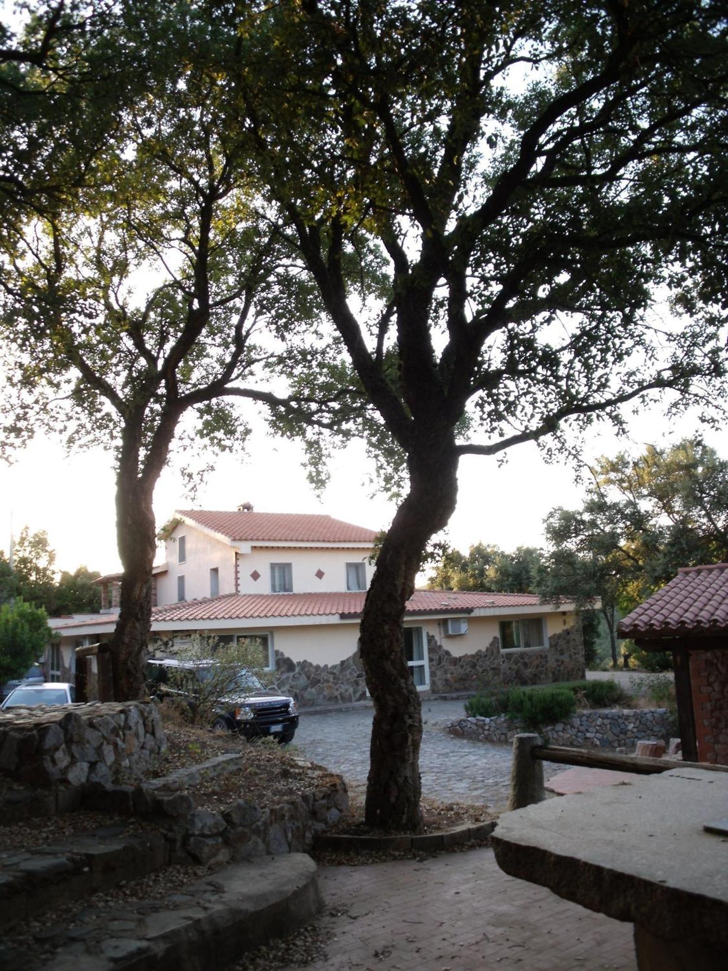 La Quercia Guest House อาร์บุส ภายนอก รูปภาพ